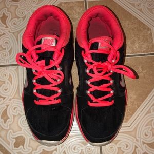 NIKE SNEAKERS WOMEN SIZE 6.5